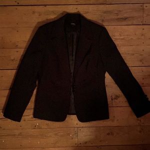 Blazer with padded shoulders